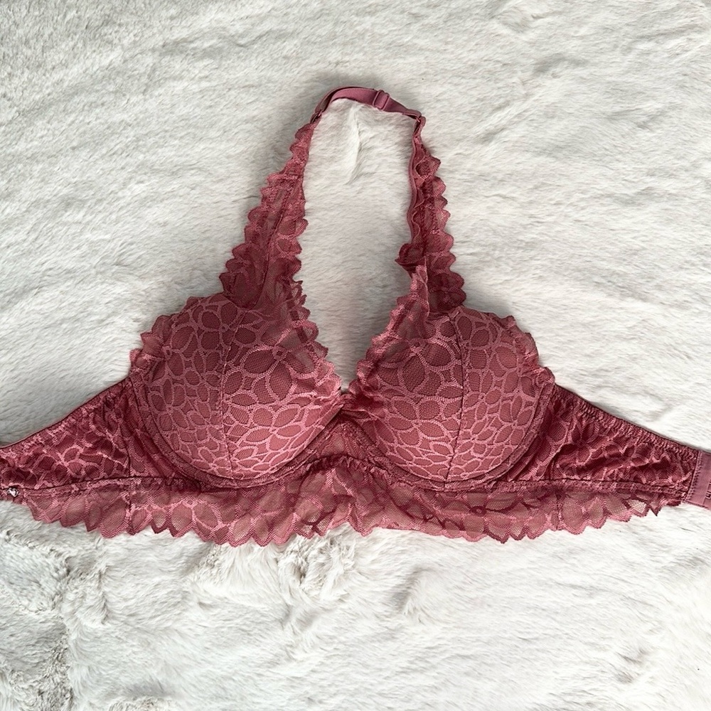 NWOT VS PINK Lace Halter Bralette size Small D-DD